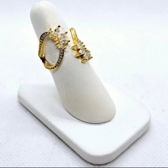 Gold Tone Gradient Sized Marquise Stones with Curved Pavé Lines NWT - Picture 3 of 8